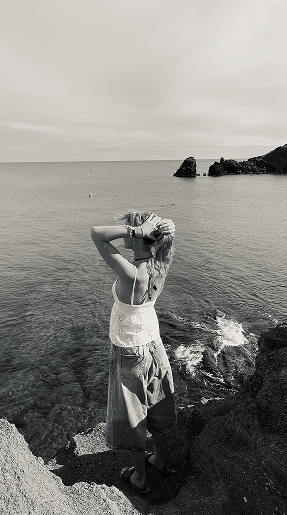 Photo de Pauline au bord de la mer